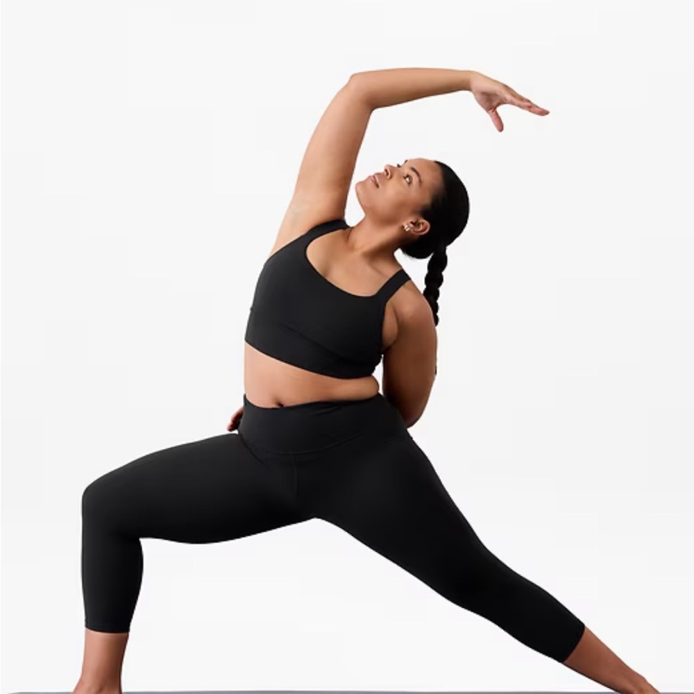 ATHLETA Ultimate Stash Capri